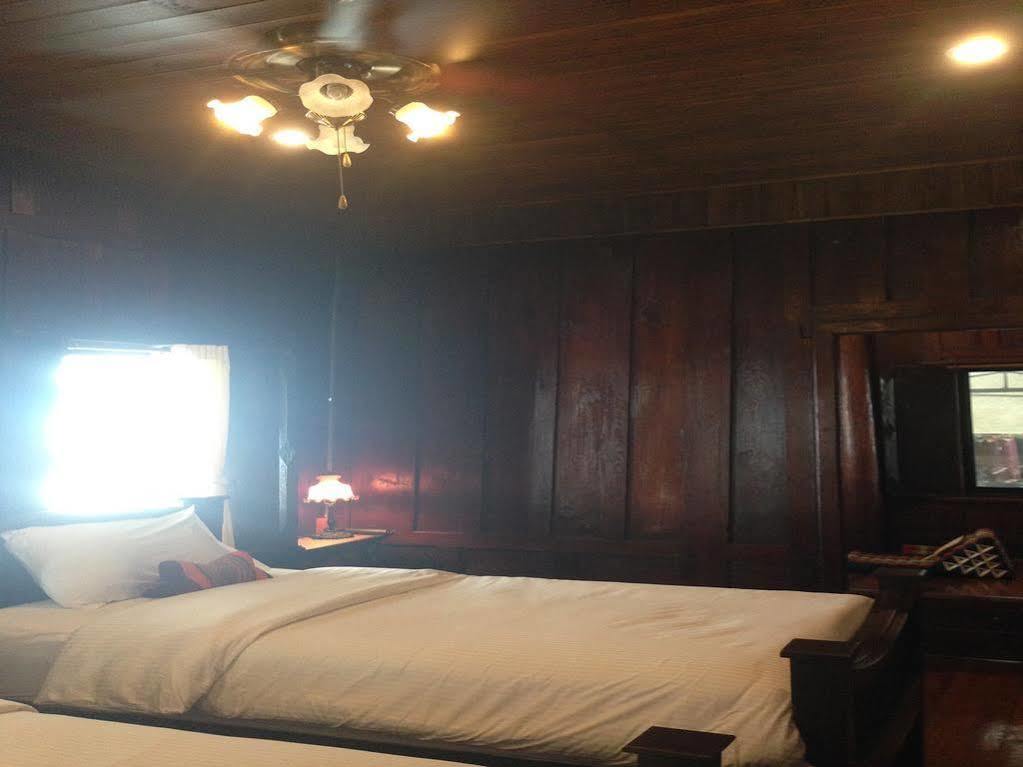 Ban U Thong Accommodations Аюттхая Екстер'єр фото